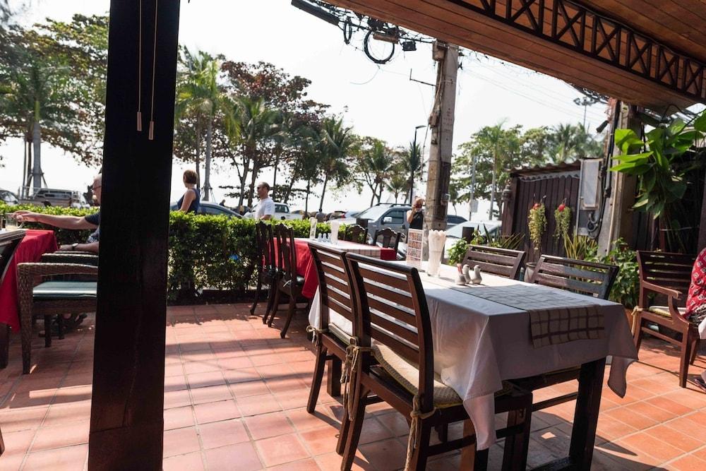 Jomtien Boathouse Hotel Pattaya Ngoại thất bức ảnh